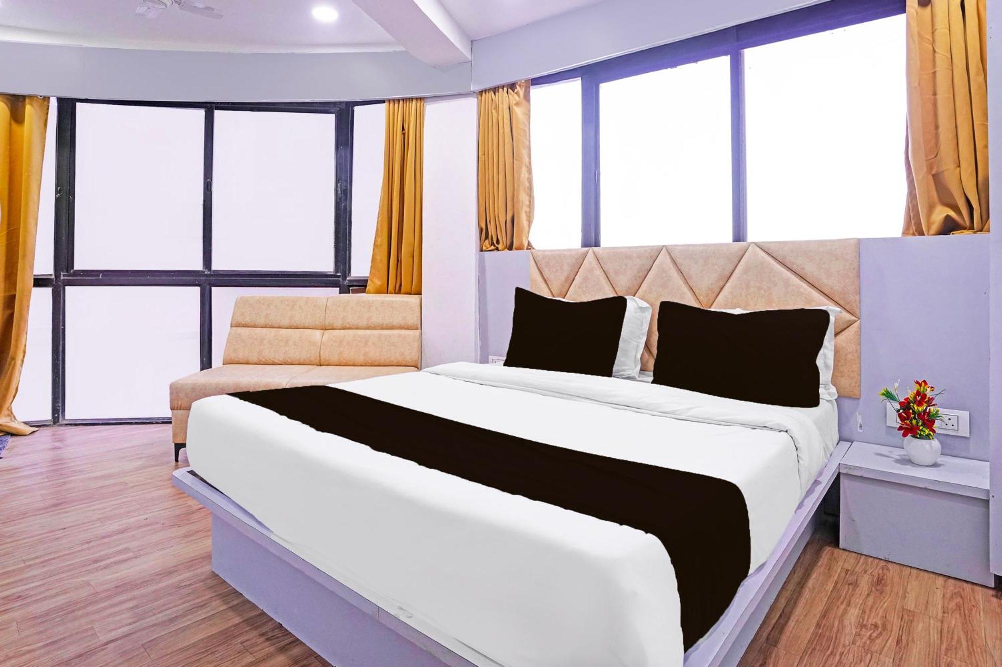 Hotel O Patang 24 Ahmedabad Exterior photo