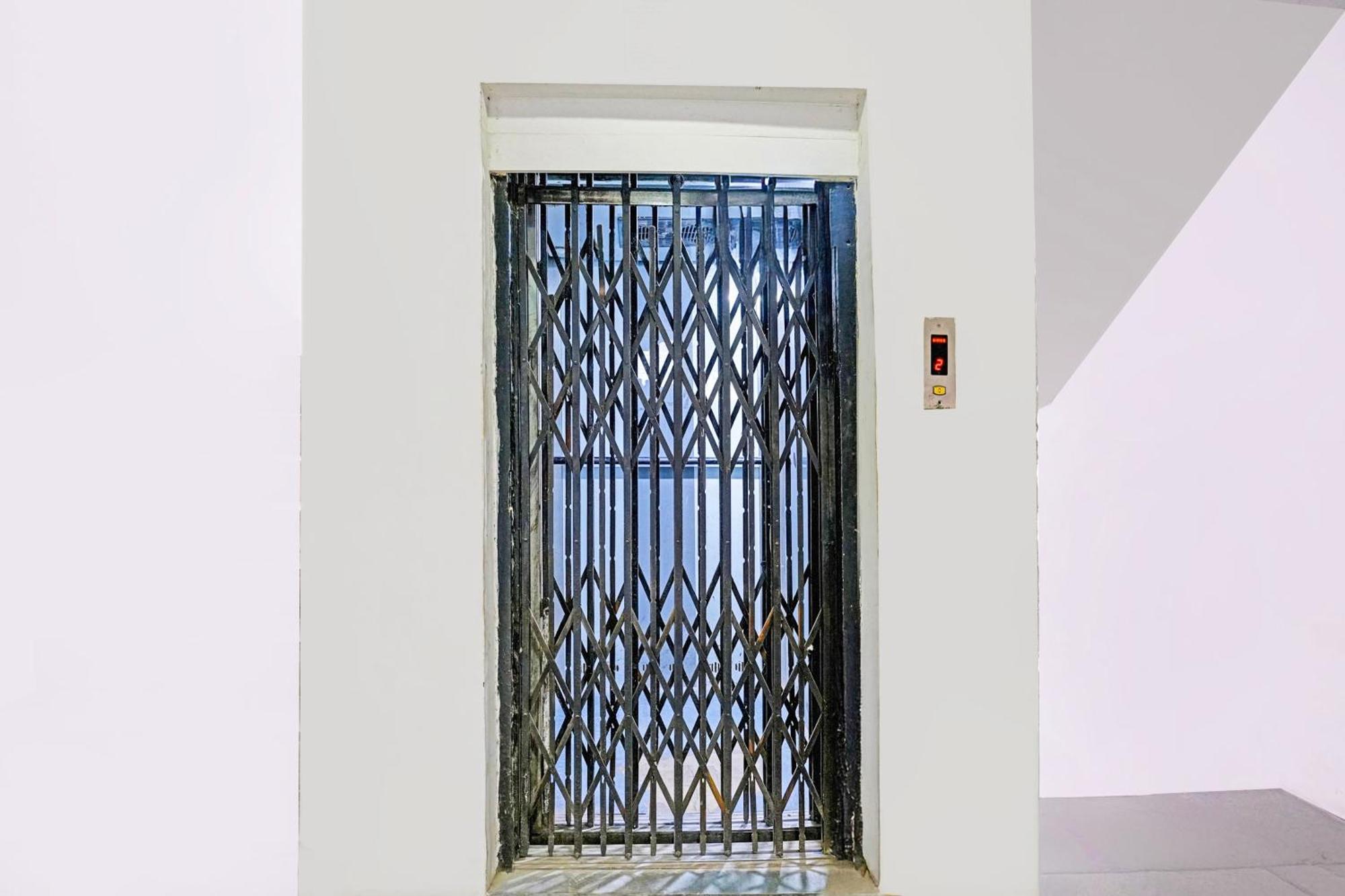 Hotel O Patang 24 Ahmedabad Exterior photo